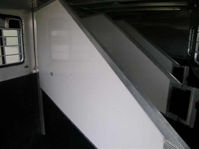 Photo 8 of 2002 Kiefer Built Genesis X4 4 Horse trailer Dress GN