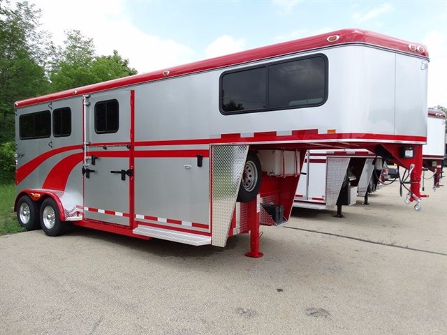 2016 EquiSpirit 2 Horse trailer GN with side ramp