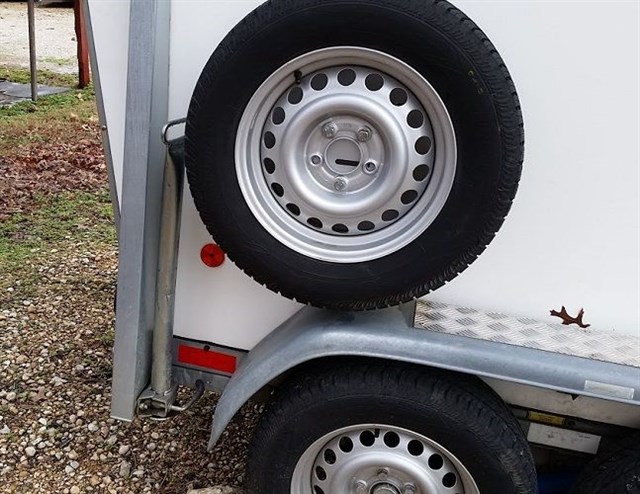 Photo 6 of 2009 Brenderup Royal TC 2 horse trailer Straight Load with Ramp