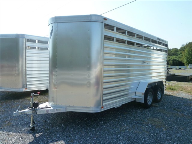 Photo 2 of 2016 Featherlite 8107 - 16ft long