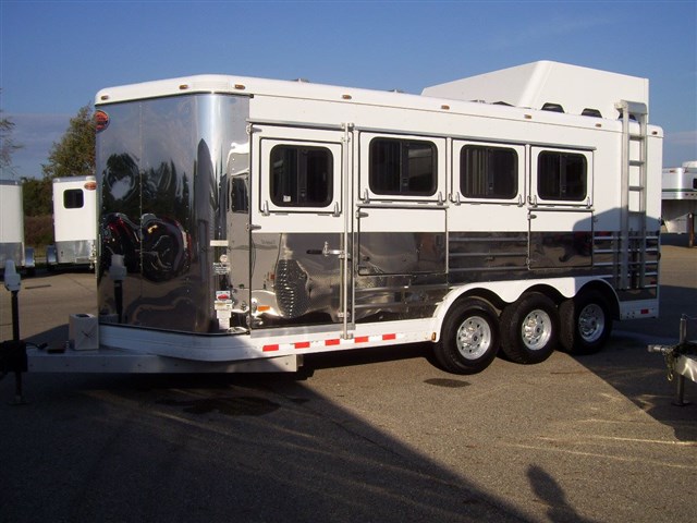 Photo 2 of 2009 Sundowner 725 Series 4 Horse trailer BP