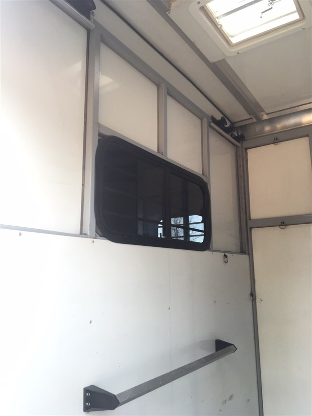 Photo 12 of 2003 Sundowner 2 Horse trailer Straight Load 