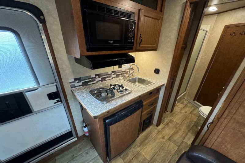 Photo 26 of 2019 Bison 8308TH 3 Horse Trailer