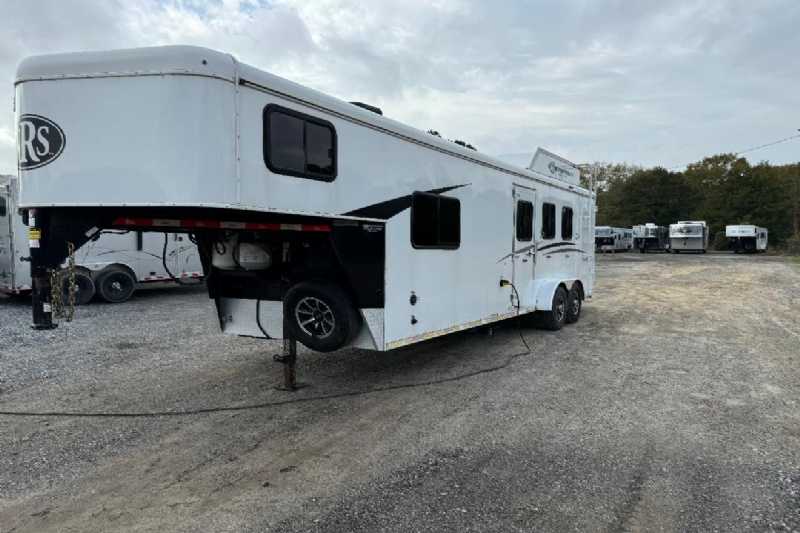 Photo 4 of 2019 Bison 8308TH 3 Horse Trailer