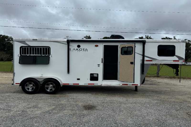 Photo 3 of 2023 Lakota 7209LQ 2 Horse Trailer 