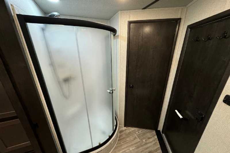 Photo 27 of 2025 Bison Silverado 8317SSGLQ 3 Horse Trailer
