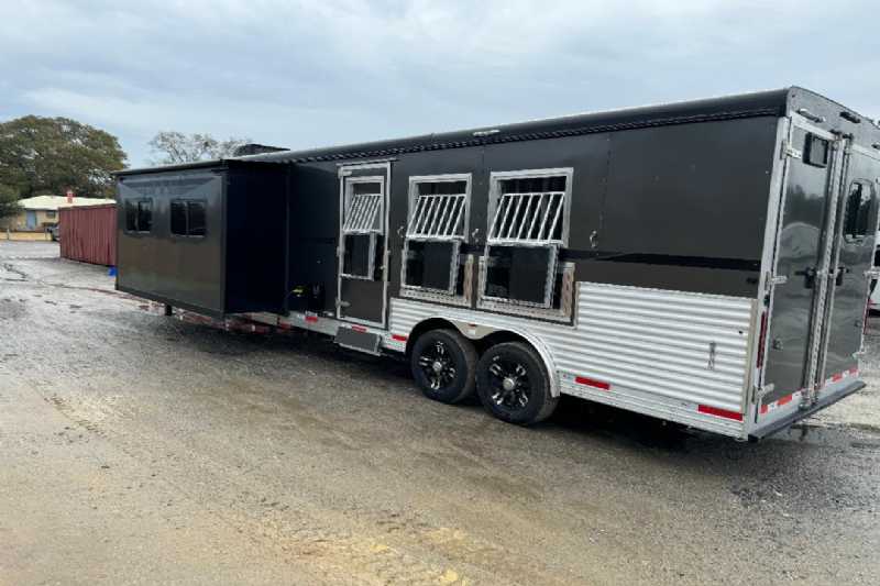 Photo 3 of 2025 Bison Silverado 8317SSGLQ 3 Horse Trailer
