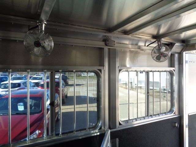 Photo 14 of 2016 Featherlite 9409 3 horse trailer w Escape Door, Awning