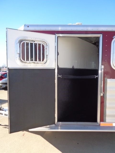 Photo 9 of 2016 Featherlite 9409 3 horse trailer w Escape Door, Awning