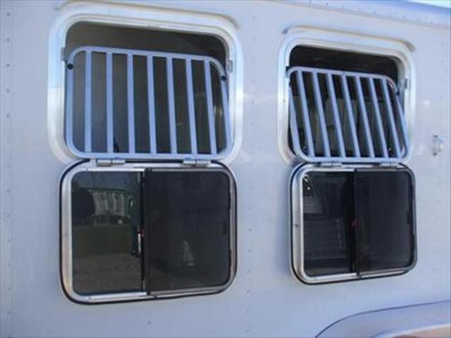 Photo 12 of 2015 Featherlite 9409 2 Horse trailer