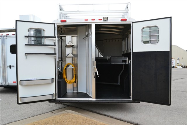 Photo 3 of 2015 4-Star 3 Horse trailer with 11'6 Outlaw Living quarter