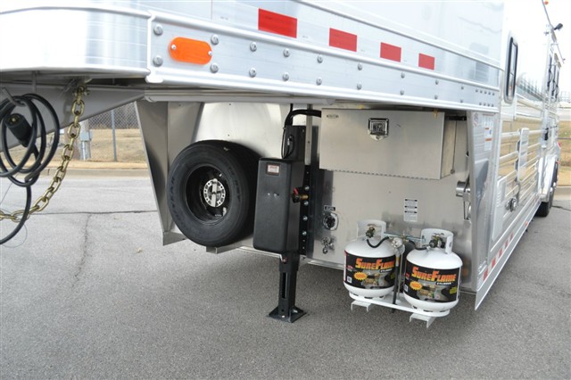 Photo 8 of 2015 4-Star 3 Horse trailer with 11'6 Outlaw Living quarter
