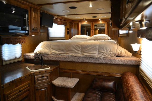 Photo 9 of 2015 4-Star 3 Horse trailer with 11'6 Outlaw Living quarter