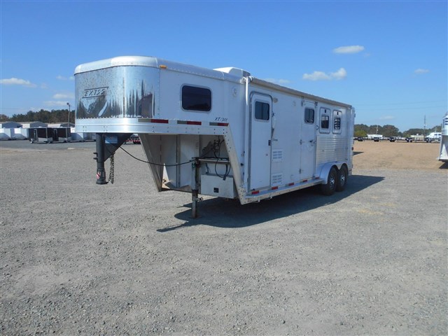 2004 EXISS XT308 3 horse trailer